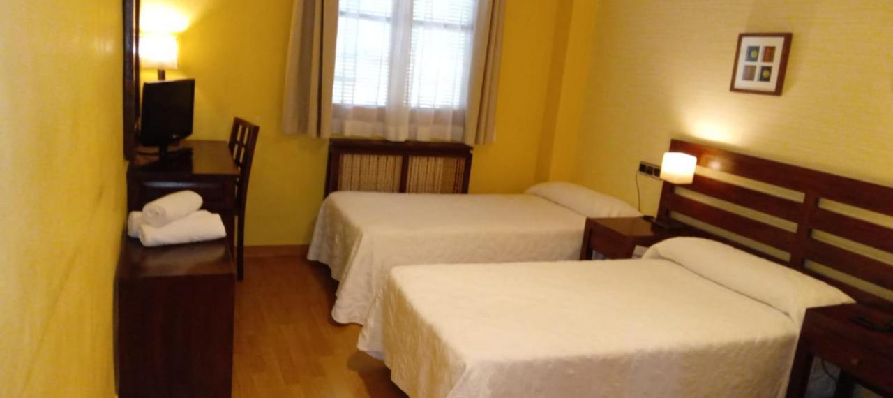 Hotel De Montana Rubielos Rubielos De Mora Luaran gambar