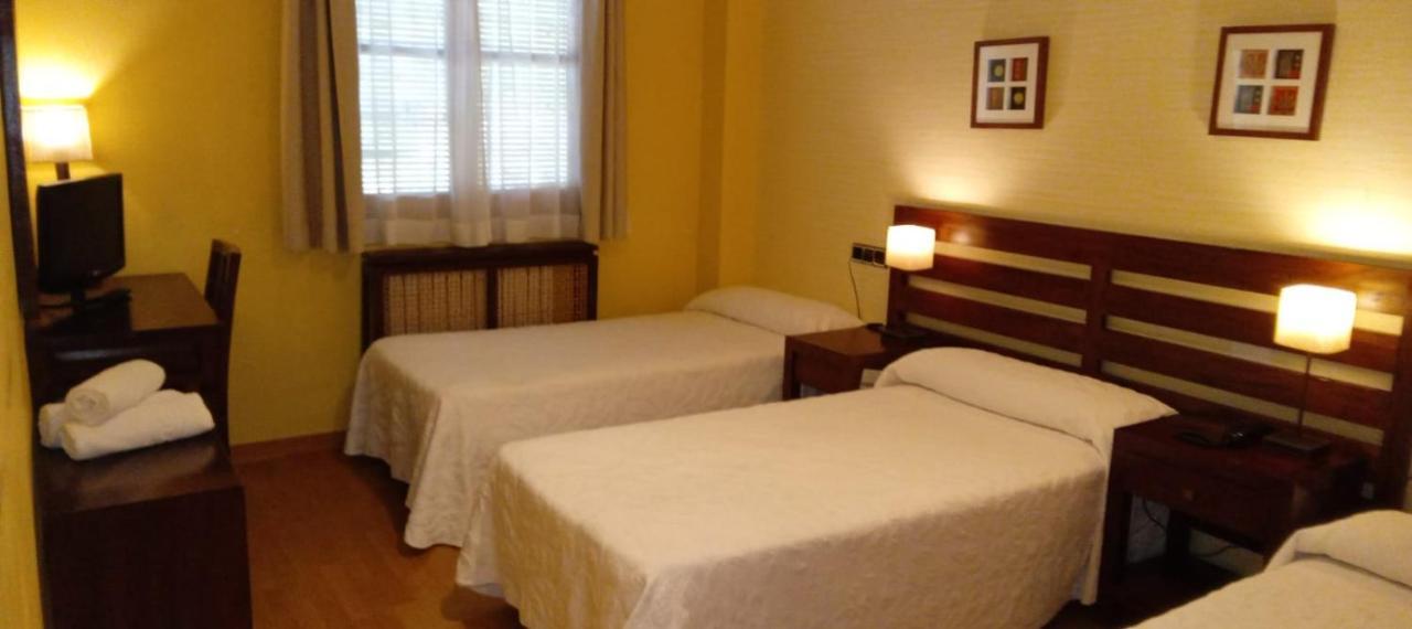 Hotel De Montana Rubielos Rubielos De Mora Luaran gambar